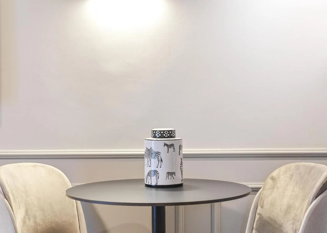 Liv The City Suites Adults Only Larnaca Apartament